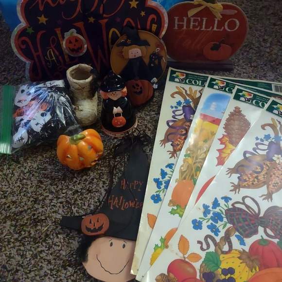 Lot of Halloween decorations - Picture 1 of 7